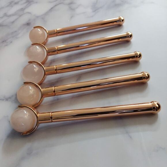 2/$15❤️❤️Pink quartz facial roller NWT - Picture 2 of 2